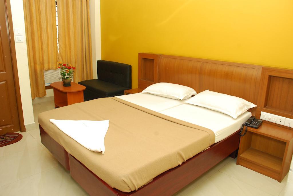 The City Manor Chennai Room photo
